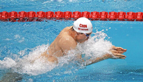 在2024世界泳聯游泳世界杯新加坡站男子100米蛙泳決賽中，覃海洋以55秒61的成績奪得金牌。